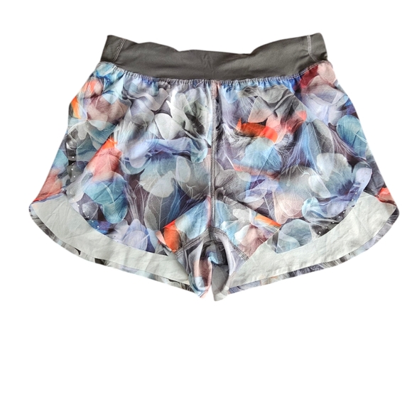 Lululemon Fast and Free Reflective High-Rise Classic-Fit Short 3" Luminescent 6 - Picture 3 of 15